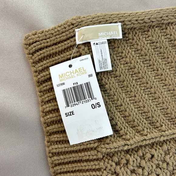 Micheal Kors Camel Knit Scarf OS - Picture 4 of 7